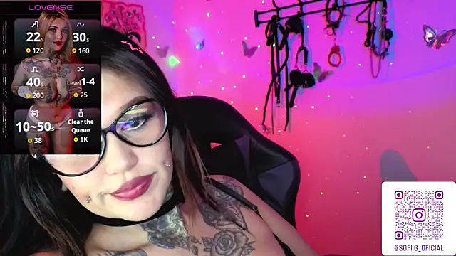 Snapshot of Zoeee_001 chatting on 03/04/26, 10:27 Zoeee 001 online show from 03/04/26, 10:27