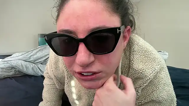 Snapshot of mr_mrs_glitter chatting on 01/31/26, 08:29 mr mrs glitter online show from 01/31/26, 08:29