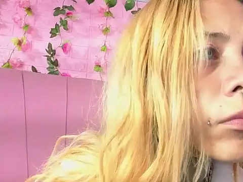 Dakota Angell  online show from 05/07/26, 02:28