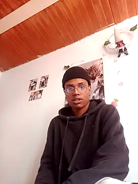 Snapshot of suckdream chatting on 03/08/26, 07:39 suckdream online show from 03/08/26, 07:39