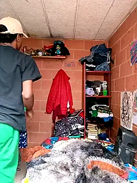 Snapshot of suckdream chatting on 03/29/26, 03:01 suckdream online show from 03/29/26, 03:01