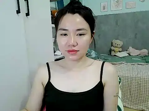 Snapshot of Amy8386 chatting on 04/18/26, 04:27 Amy8386 online show from 04/18/26, 04:27