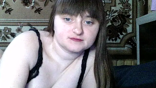 Snapshot of LuckyLust15 chatting on 02/09/26, 04:11 LuckyLust15 online show from 02/09/26, 04:11