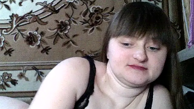 Snapshot of LuckyLust15 chatting on 02/15/26, 06:04 LuckyLust15 online show from 02/15/26, 06:04