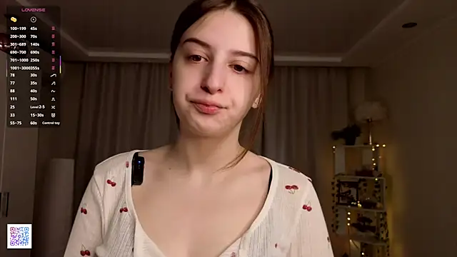 Snapshot of LeanneDinkle chatting on 04/08/26, 04:23 LeanneDinkle online show from 04/08/26, 04:23