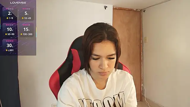 Snapshot of Zoe-Walzer chatting on 03/18/26, 04:43 Zoe-Walzer online show from 03/18/26, 04:43