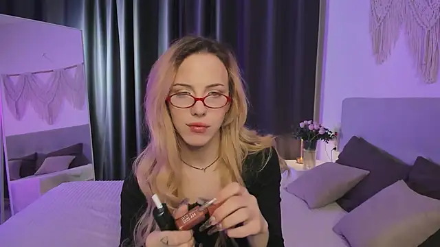Tiffany  King online show from 04/30/26, 06:53