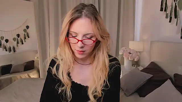 Tiffany  King online show from 05/10/26, 05:56