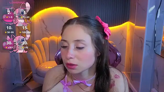 Ariana18 b online show from 05/26/26, 01:07