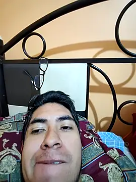 Snapshot of Aryane25 chatting on 03/18/26, 02:42 Aryane25 online show from 03/18/26, 02:42