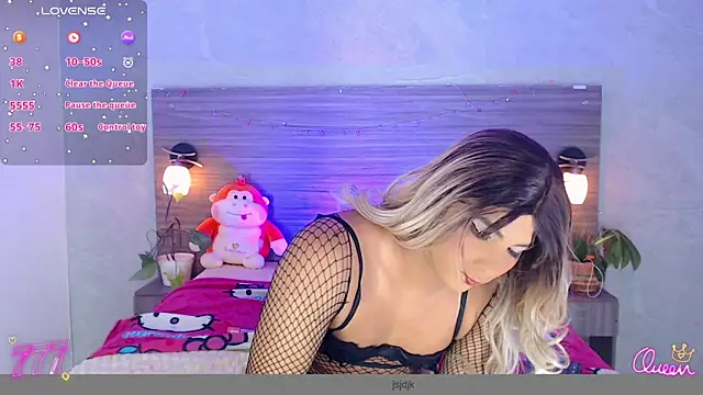 Snapshot of Sophia_Valentina chatting on 06/18/26, 04:57 Sophia Valentina online show from 06/18/26, 04:57