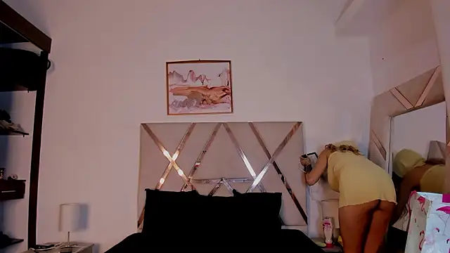 Snapshot of Lucia_velez chatting on 03/10/26, 03:00 Lucia velez online show from 03/10/26, 03:00