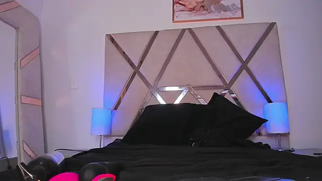 Snapshot of Lucia_velez chatting on 03/14/26, 03:12 Lucia velez online show from 03/14/26, 03:12