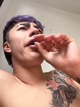 Snapshot of AlexanderCollman2 chatting on 02/15/26, 07:32 AlexanderCollman2 online show from 02/15/26, 07:32