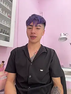 Snapshot of AlexanderCollman2 chatting on 02/17/26, 07:42 AlexanderCollman2 online show from 02/17/26, 07:42