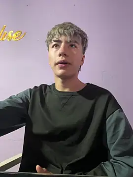 Snapshot of AlexanderCollman2 chatting on 03/27/26, 02:39 AlexanderCollman2 online show from 03/27/26, 02:39