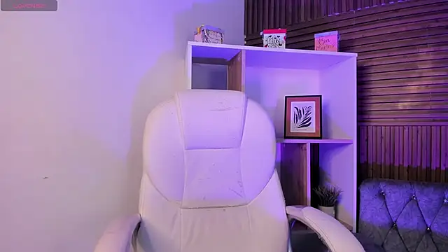 CarolineFyre online show from 02/08/26, 01:58