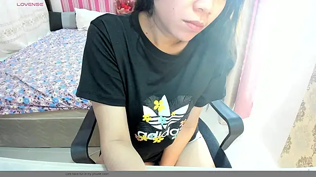 Snapshot of HornyAsianXxX chatting on 04/11/26, 02:38 HornyAsianXxX online show from 04/11/26, 02:38