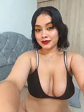 zoe love18 online show from 05/05/26, 04:42
