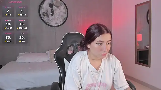 Snapshot of charlottee27_ chatting on 03/01/26, 07:54 charlottee27 online show from 03/01/26, 07:54