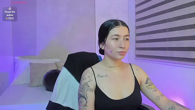 charlottee27  online show from 05/22/26, 02:08
