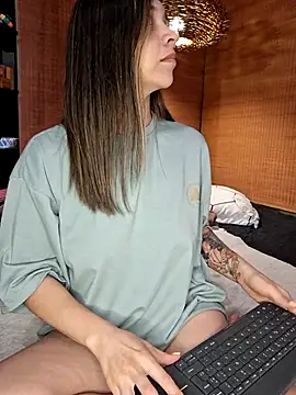 Ana-Spencer online show from 05/06/26, 01:25