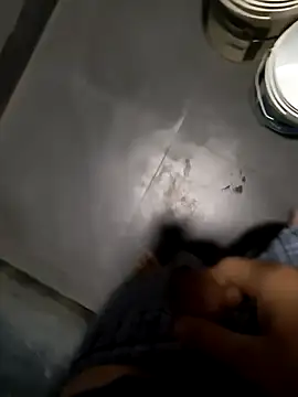 Snapshot of Castrol1289 chatting on 02/08/26, 04:43 Castrol1289 online show from 02/08/26, 04:43