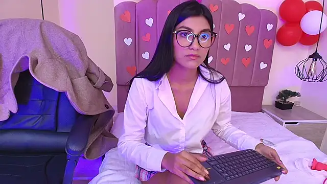 Ateneaaa  online show from 02/13/26, 07:32