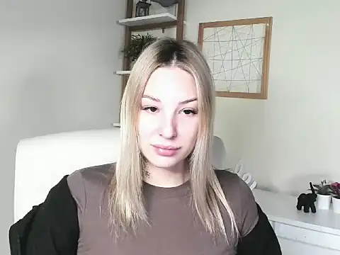 Snapshot of VelvetAngela chatting on 02/13/26, 06:31 VelvetAngela online show from 02/13/26, 06:31