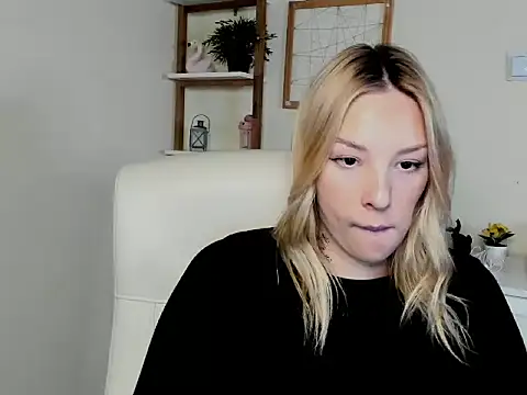 Snapshot of VelvetAngela chatting on 03/04/26, 01:28 VelvetAngela online show from 03/04/26, 01:28