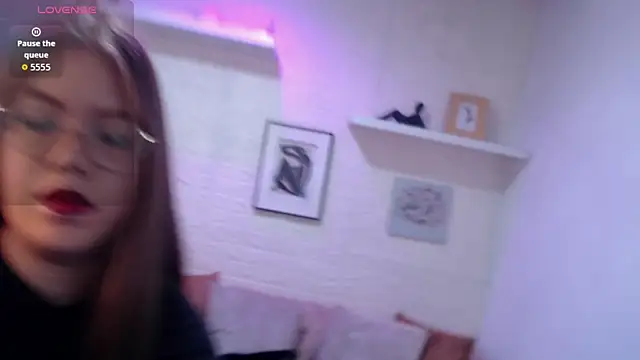 Snapshot of Lissiblom chatting on 03/12/26, 07:31 Lissiblom online show from 03/12/26, 07:31