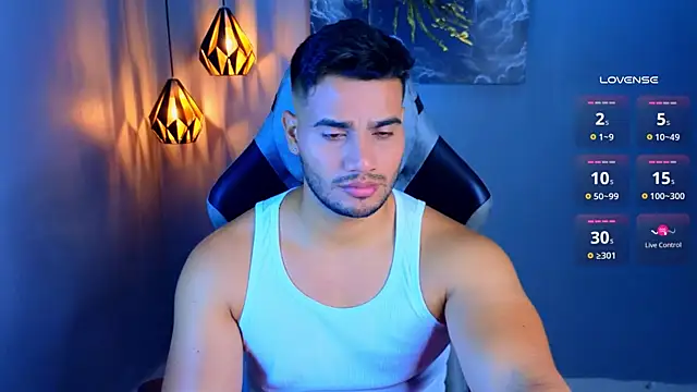 AndresRodriguez1 online show from 04/23/26, 12:23