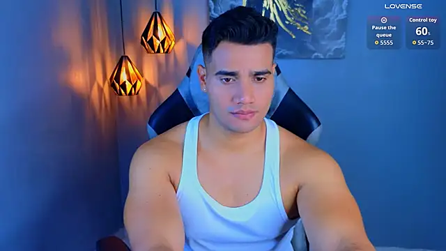 AndresRodriguez1 online show from 04/29/26, 12:53