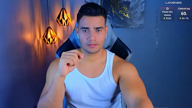 AndresRodriguez1 online show from 05/01/26, 02:27