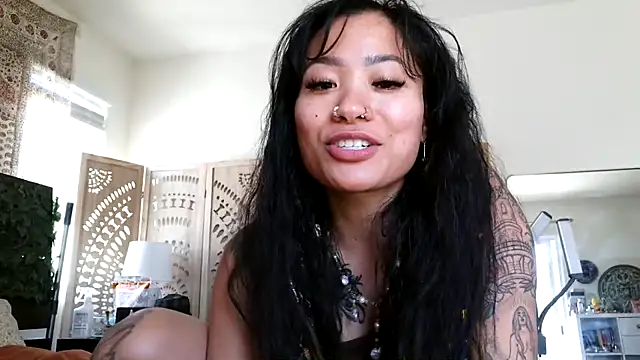 Snapshot of 222goddess444you chatting on 05/12/26, 06:27 222goddess444you online show from 05/12/26, 06:27