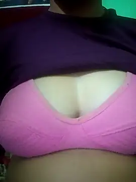 Snapshot of Meena_sakshi chatting on 02/26/26, 10:31 Meena sakshi online show from 02/26/26, 10:31