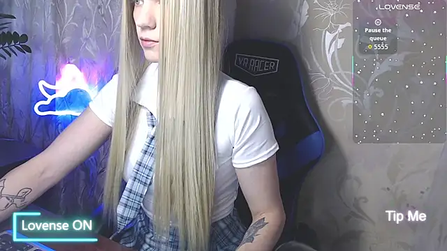 Shiny Victoria online show from 06/14/26, 08:16