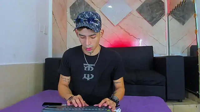 Snapshot of biig_boy chatting on 03/09/26, 08:13 biig boy online show from 03/09/26, 08:13