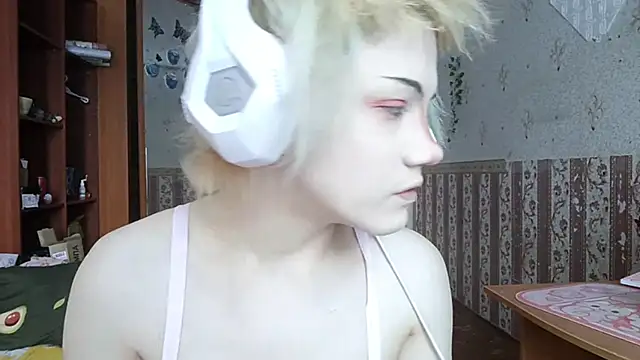 Snapshot of KathernSaulters chatting on 03/17/26, 07:01 KathernSaulters online show from 03/17/26, 07:01