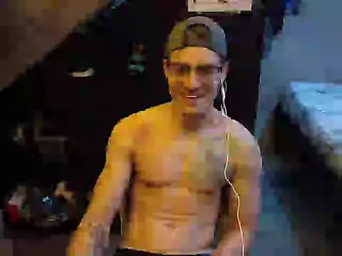 Snapshot of The-cashmaster chatting on 04/08/26, 11:48 The-cashmaster online show from 04/08/26, 11:48