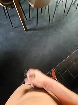 Snapshot of centrallocalhere chatting on 04/05/26, 04:20 centrallocalhere online show from 04/05/26, 04:20