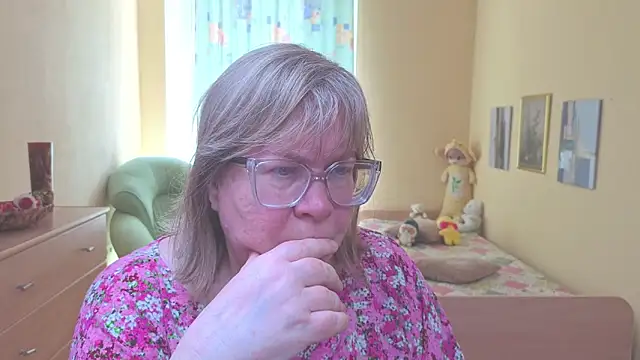 Emma Eclipsee online show from 05/16/26, 10:12