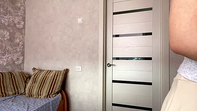 Snapshot of Shanika_wey chatting on 02/21/26, 09:21 Shanika wey online show from 02/21/26, 09:21