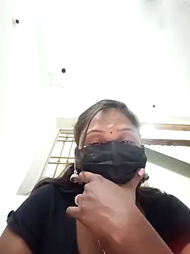 Snapshot of Tamil_Hot_Nisha chatting on 02/24/26, 05:44 Tamil Hot Nisha online show from 02/24/26, 05:44