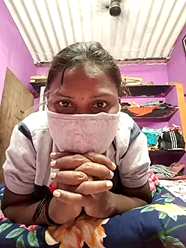 Snapshot of Tamil_Hot_Nisha chatting on 03/15/26, 04:18 Tamil Hot Nisha online show from 03/15/26, 04:18