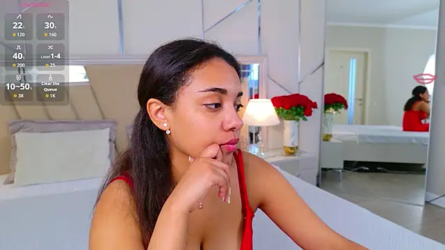 Snapshot of Luna_Cortier chatting on 06/19/26, 05:23 Luna Cortier online show from 06/19/26, 05:23