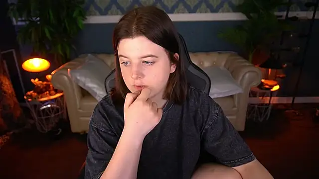 KristiFoxy online show from 06/08/26, 04:02