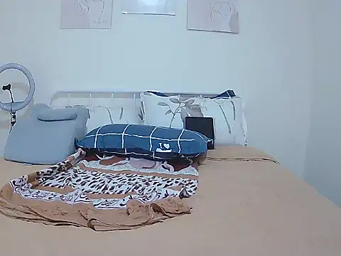 Snapshot of naughtywife118 chatting on 03/09/26, 05:55 naughtywife118 online show from 03/09/26, 05:55