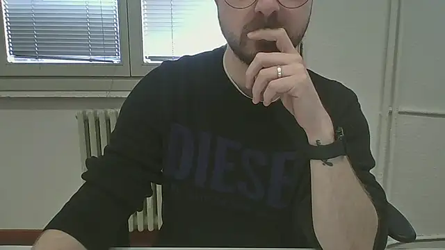 Snapshot of ItalianAlex chatting on 03/27/26, 01:22 ItalianAlex online show from 03/27/26, 01:22