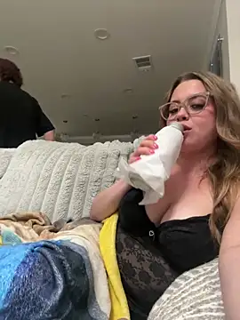 Snapshot of xxlivecouple chatting on 02/15/26, 03:03 xxlivecouple online show from 02/15/26, 03:03